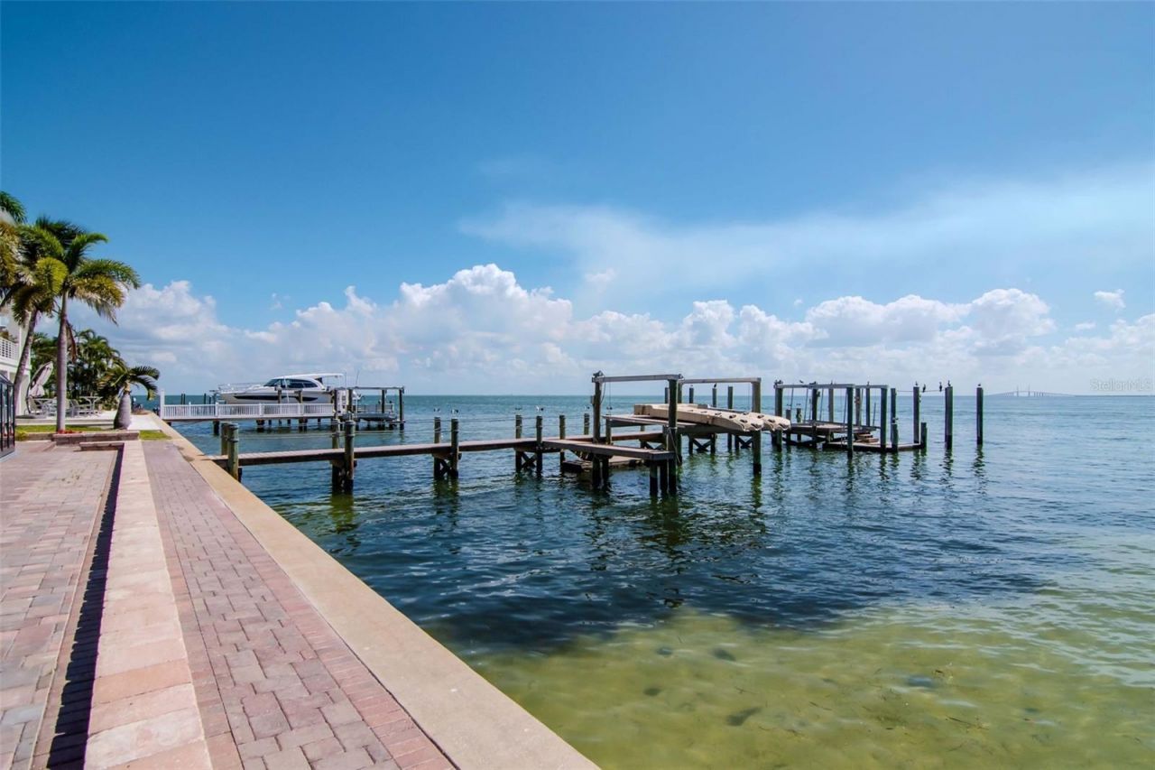 7680 Paradise Pointe Circle S, Saint Petersburg, FL 33711 Photo