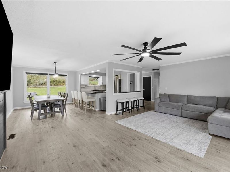 7801 Summerset Drive, Walton Hills, OH 44146 Photo 12