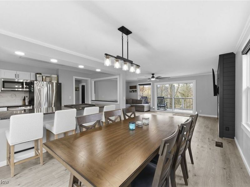 7801 Summerset Drive, Walton Hills, OH 44146 Photo 4