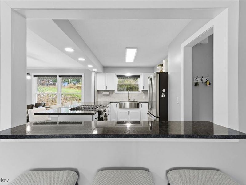 7801 Summerset Drive, Walton Hills, OH 44146 Photo 6