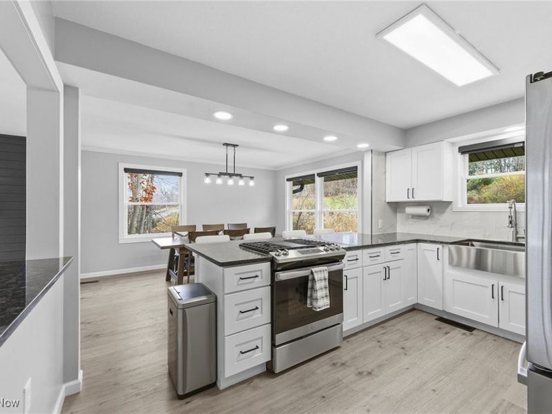 7801 Summerset Drive, Walton Hills, OH 44146 Photo 7