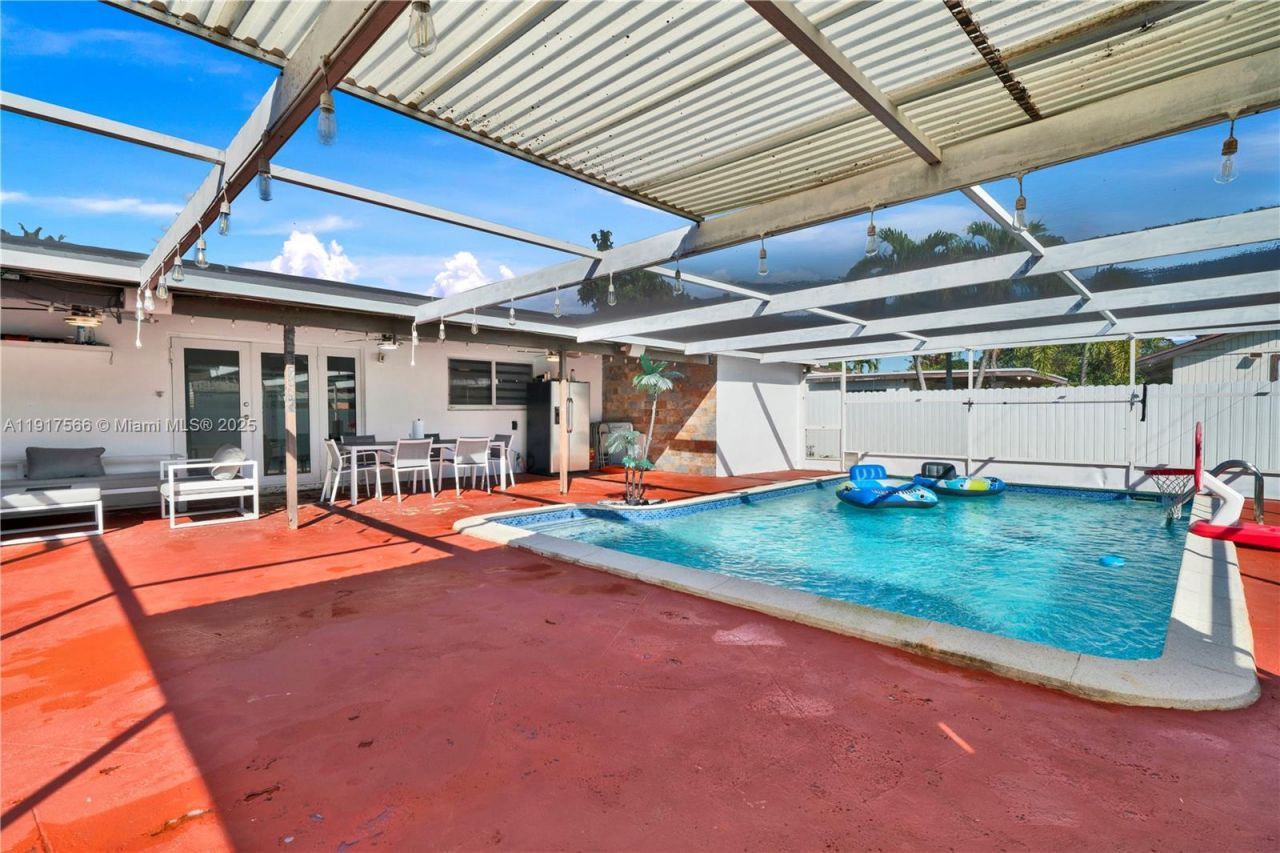 10100 Nicaragua Dr, Cutler Bay, FL 33189 Photo