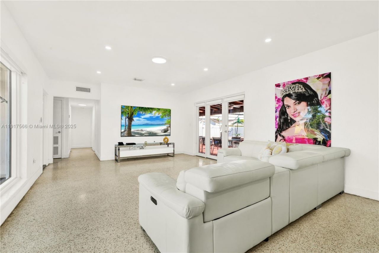 10100 Nicaragua Dr, Cutler Bay, FL 33189 Photo