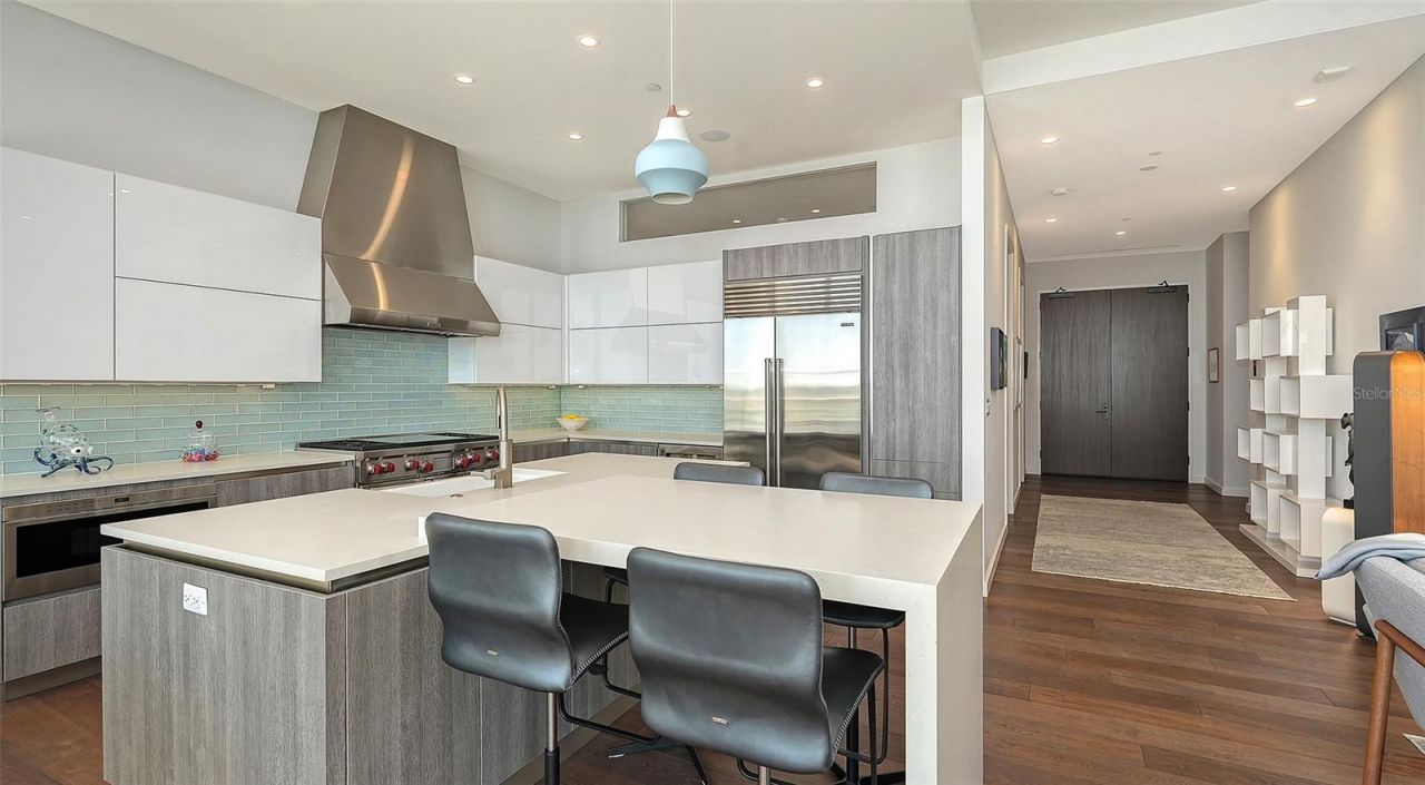 300 S Pineapple Avenue, Unit 902, Sarasota, FL 34236 Photo