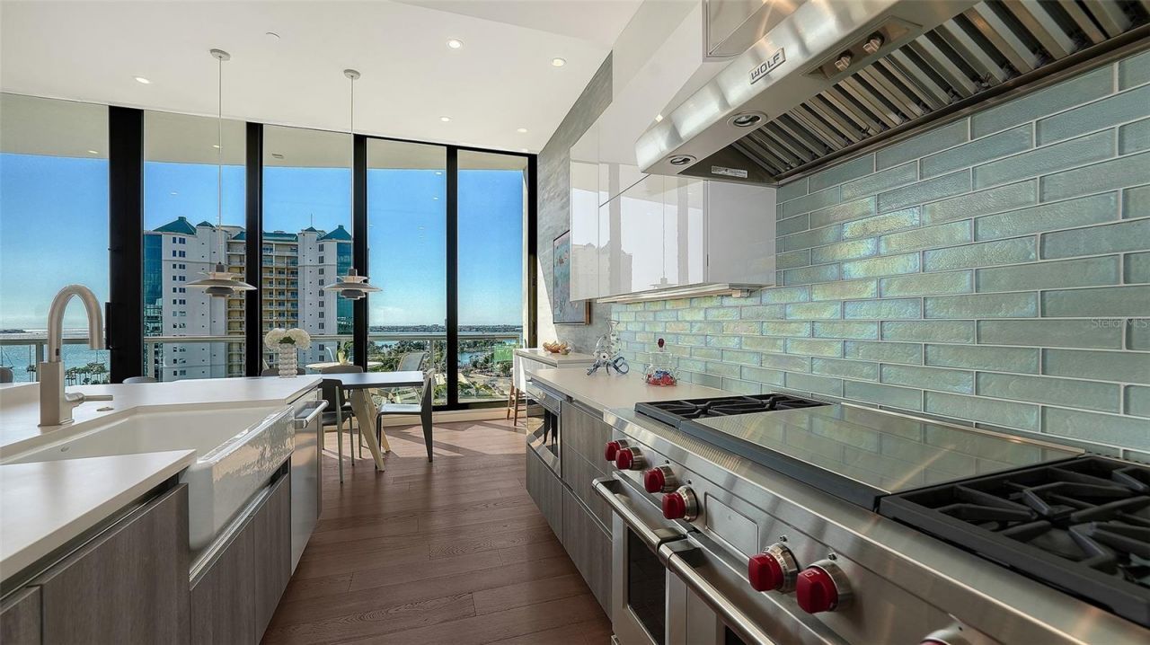 300 S Pineapple Avenue, Unit 902, Sarasota, FL 34236 Photo