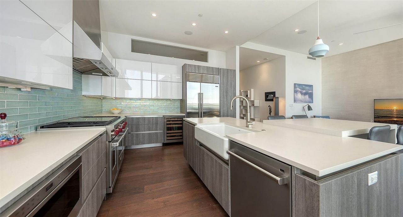 300 S Pineapple Avenue, Unit 902, Sarasota, FL 34236 Photo