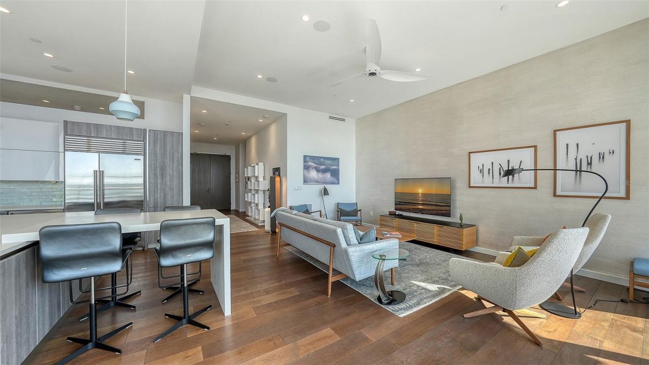 300 S Pineapple Avenue, Unit 902, Sarasota, FL 34236 Photo