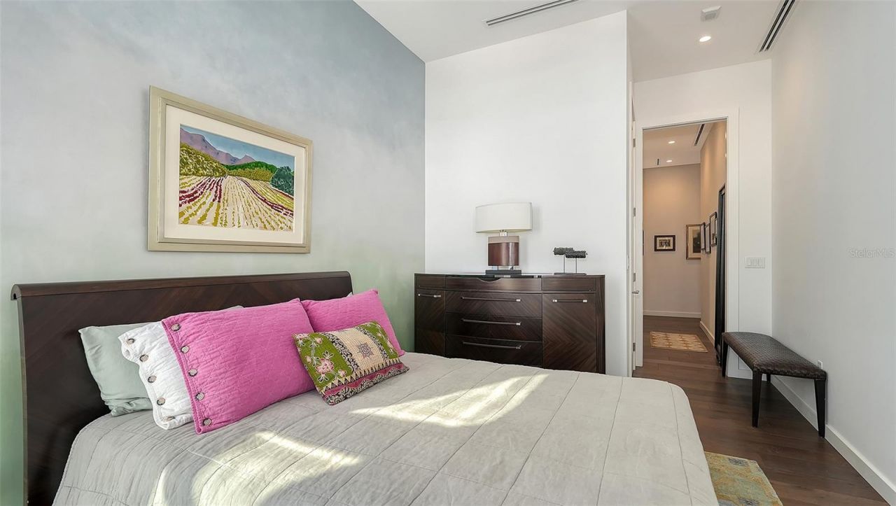 300 S Pineapple Avenue, Unit 902, Sarasota, FL 34236 Photo