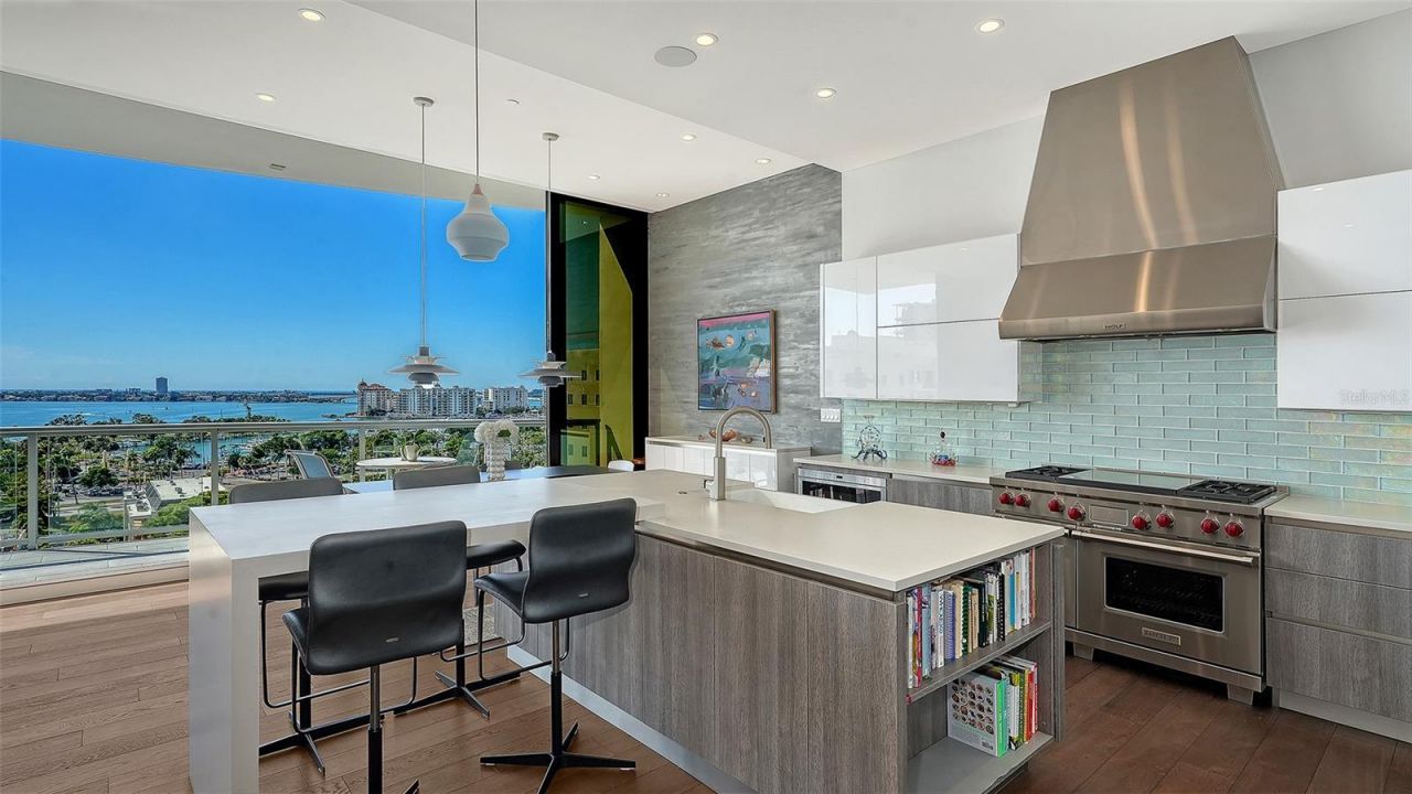 300 S Pineapple Avenue, Unit 902, Sarasota, FL 34236 Photo