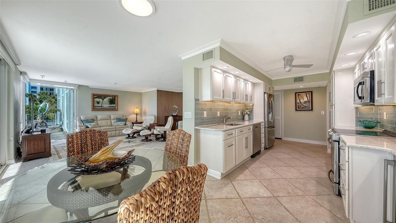 2425 Gulf Of Mexico Drive, Unit 1E, Longboat Key, FL 34228 Photo