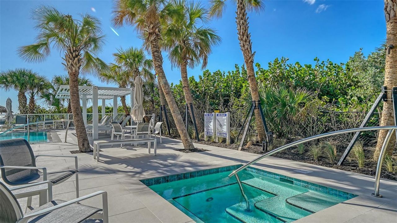 2425 Gulf Of Mexico Drive, Unit 1E, Longboat Key, FL 34228 Photo