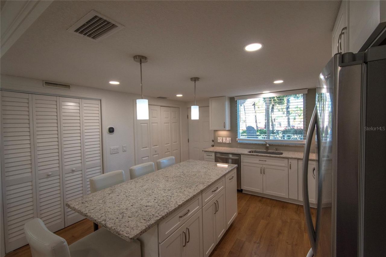 648 Cohen Way, Sarasota, FL 34236 Photo