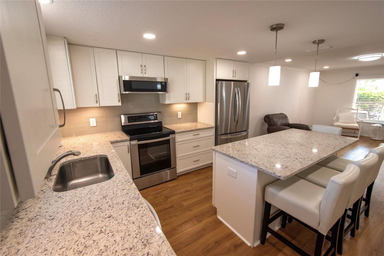 648 Cohen Way, Sarasota, FL 34236 Photo