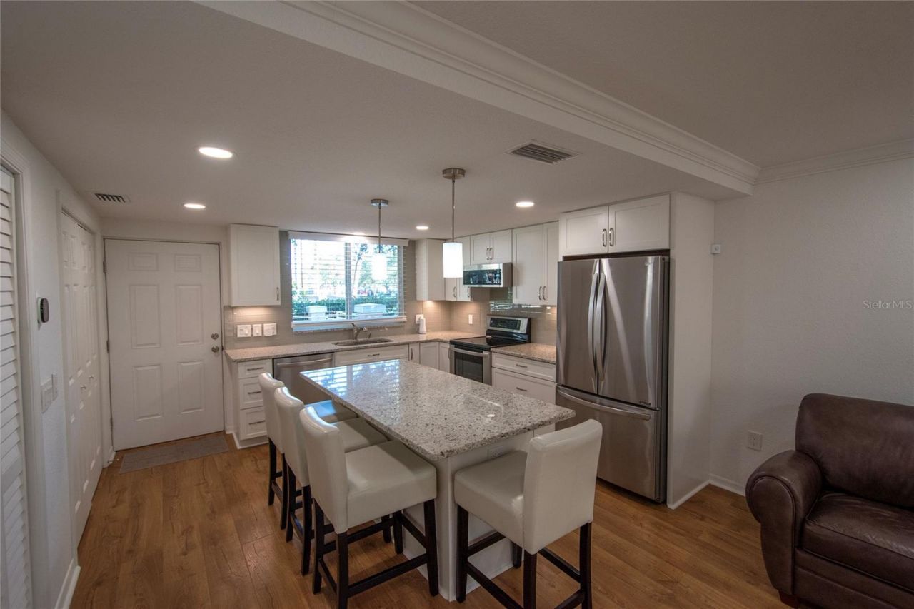 648 Cohen Way, Sarasota, FL 34236 Photo