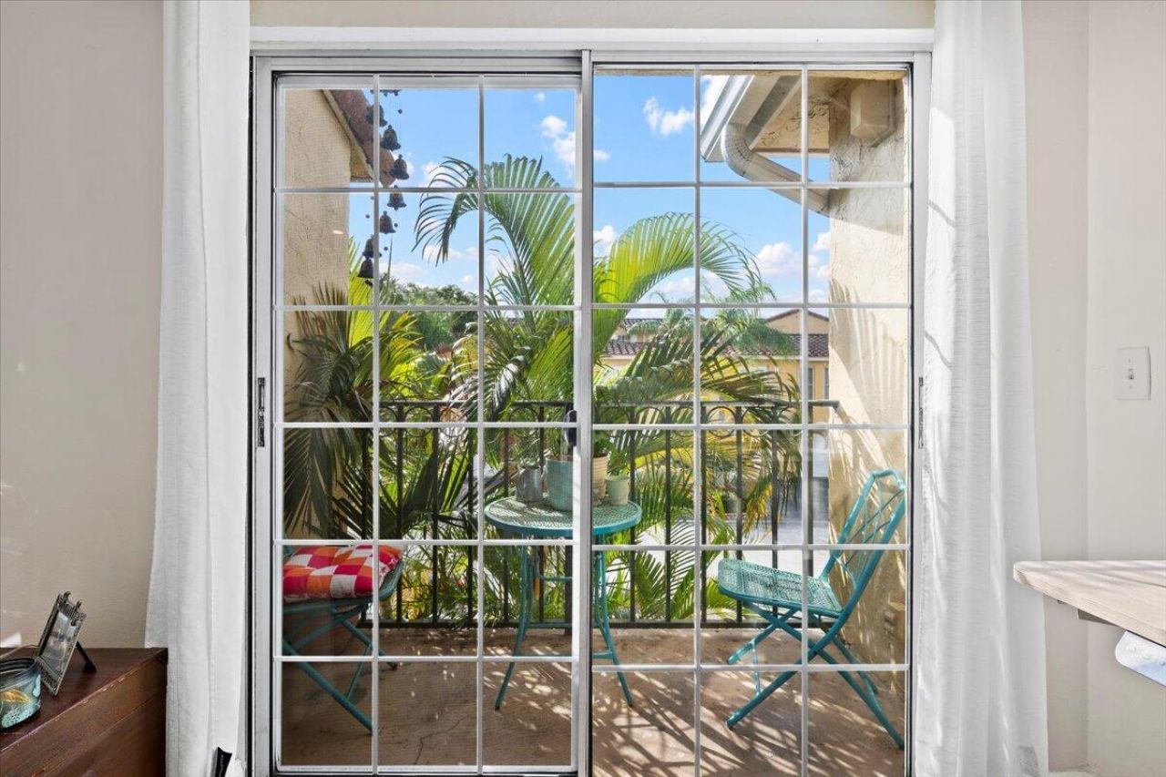 1015 Lake Shore Drive, Unit 105, Lake Park, FL 33403 Photo