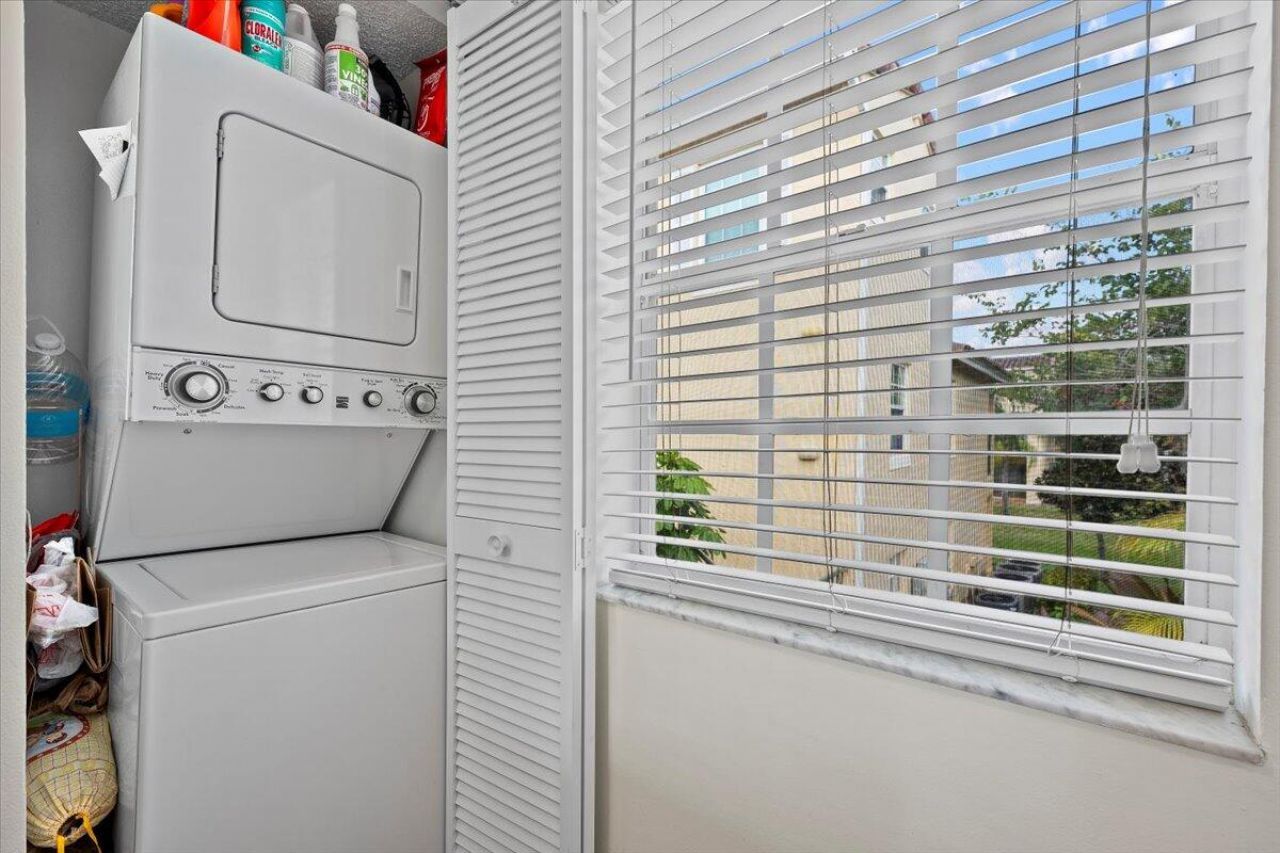 1015 Lake Shore Drive, Unit 105, Lake Park, FL 33403 Photo