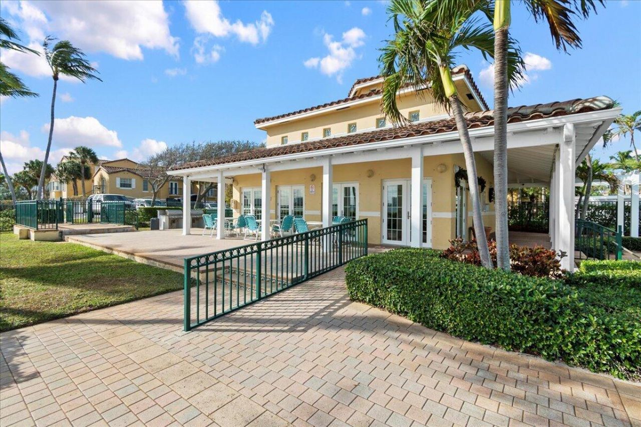 1015 Lake Shore Drive, Unit 105, Lake Park, FL 33403 Photo
