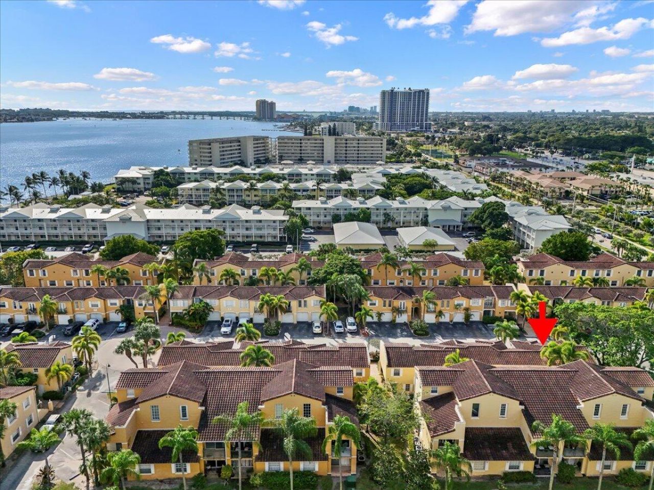 1015 Lake Shore Drive, Unit 105, Lake Park, FL 33403 Photo
