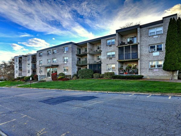 308 Meadowside, Unit APT 202, Milford, CT 06460