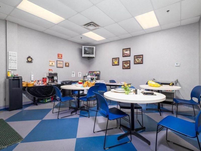 1260 Monroe Street NW, Unit 37R, New Philadelphia, OH 44663 Photo 5