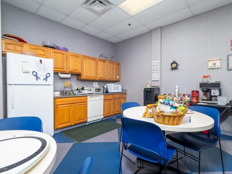 1260 Monroe Street NW, Unit 37R, New Philadelphia, OH 44663 Photo 6