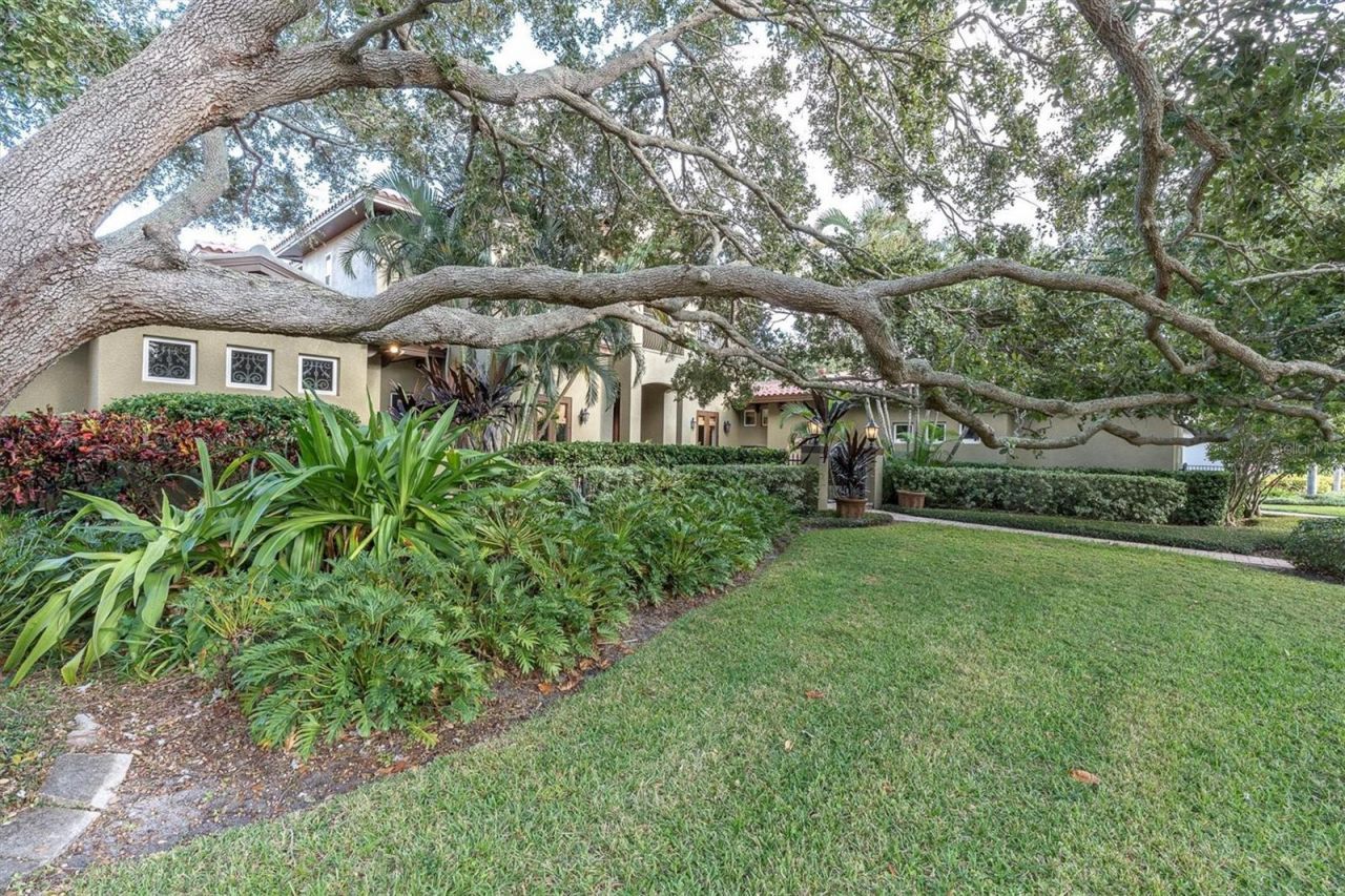 10221 Golden Eagle Drive, Largo, FL 33778 Photo