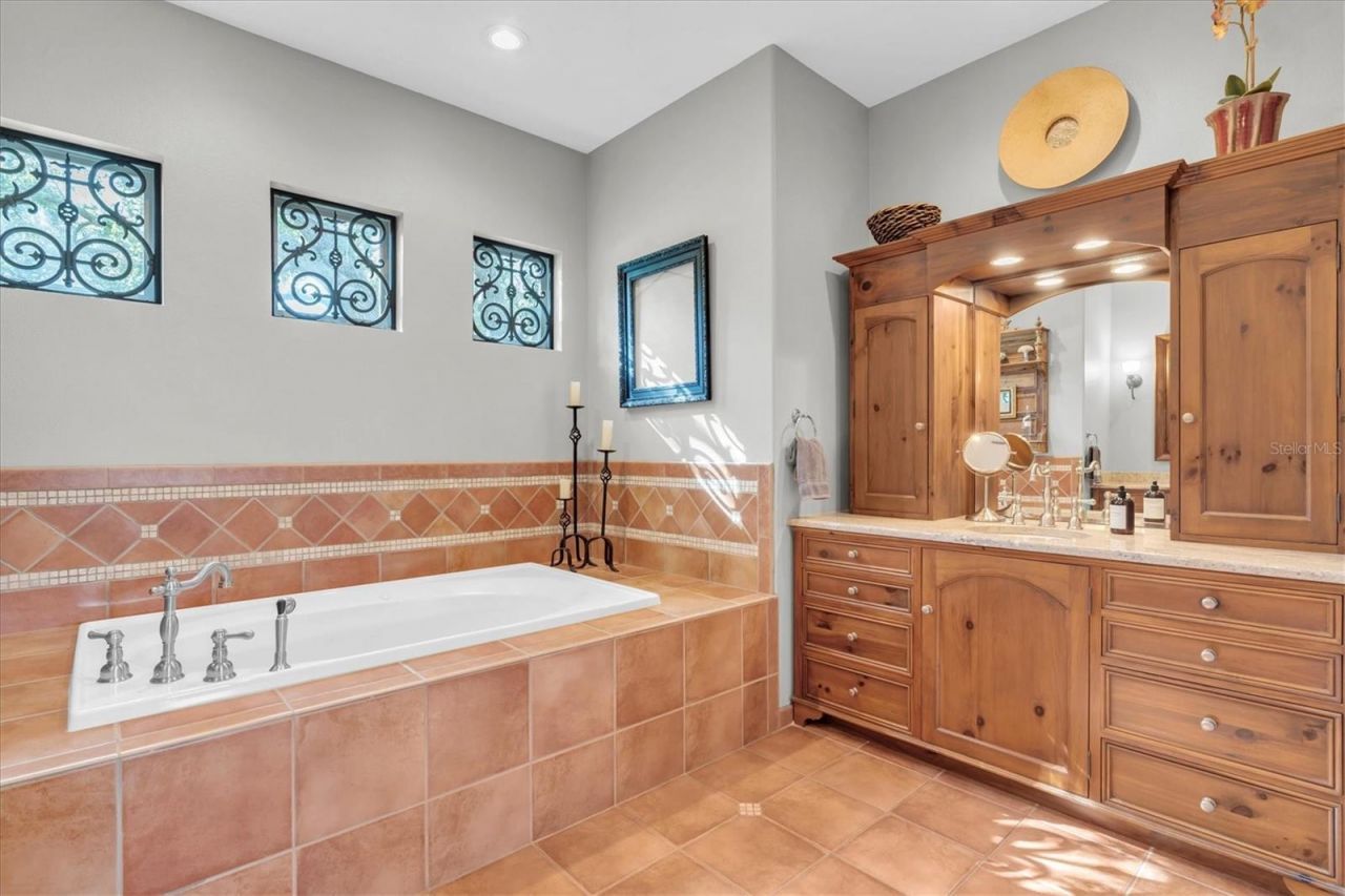 10221 Golden Eagle Drive, Largo, FL 33778 Photo