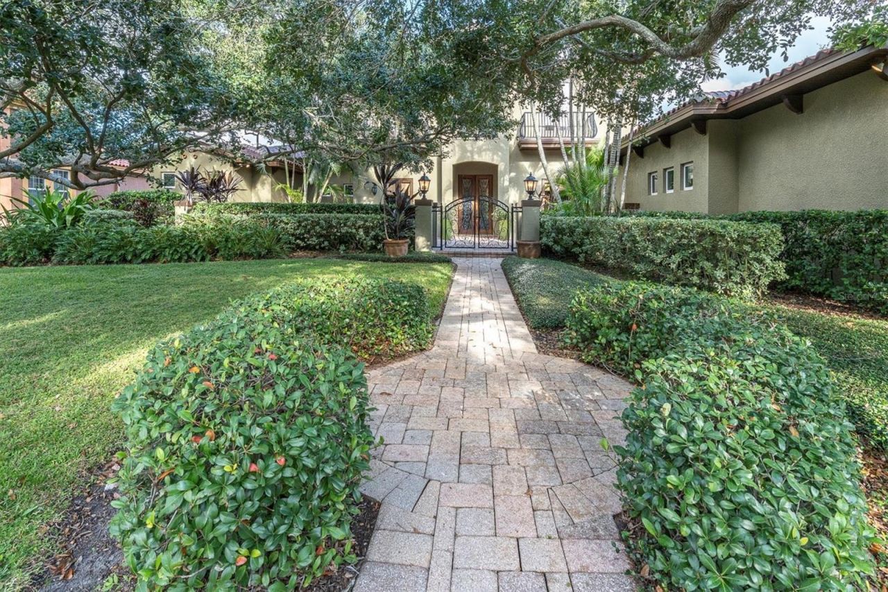 10221 Golden Eagle Drive, Largo, FL 33778 Photo