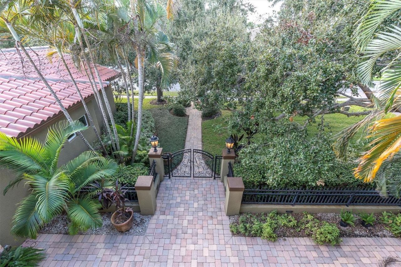 10221 Golden Eagle Drive, Largo, FL 33778 Photo