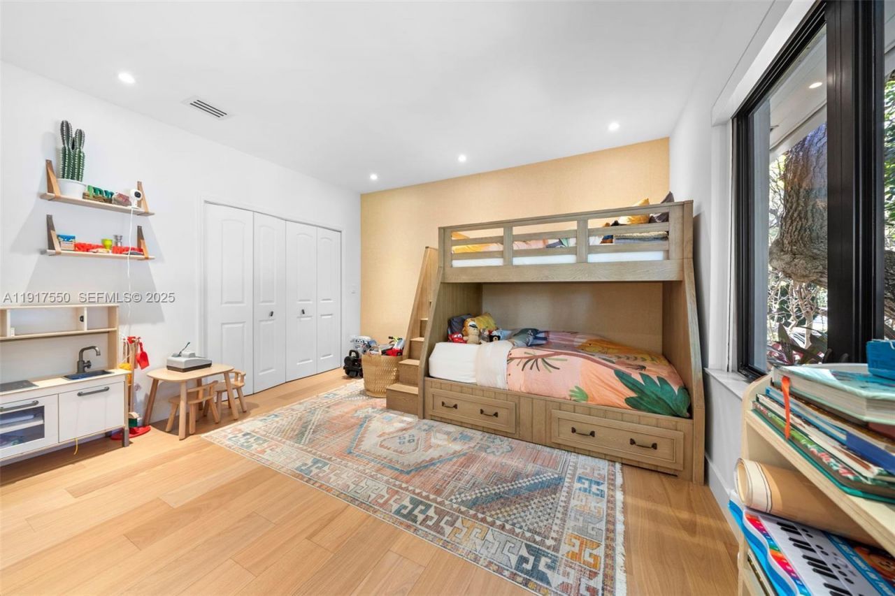 4485 N Jefferson Ave, Miami Beach, FL 33140 Photo