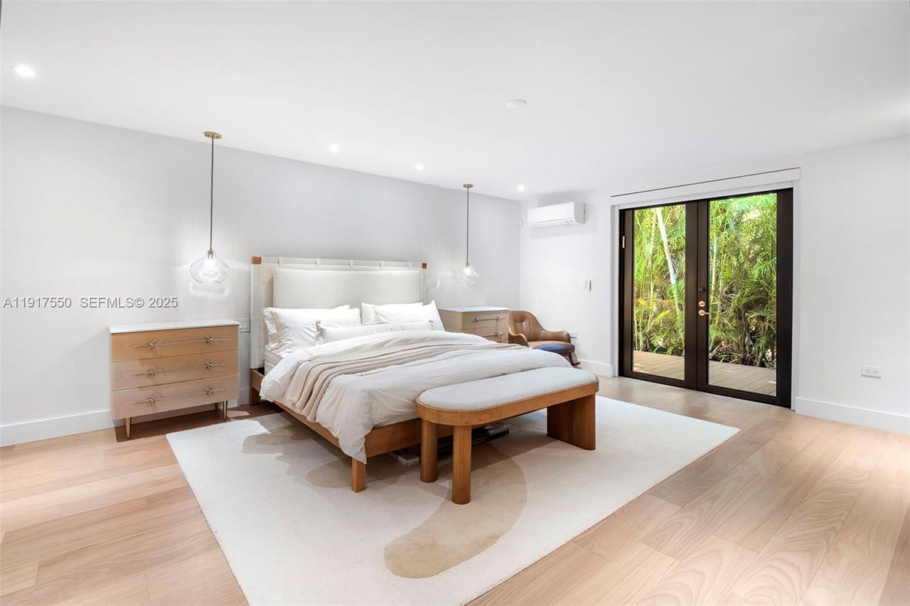 4485 N Jefferson Ave, Miami Beach, FL 33140 Photo