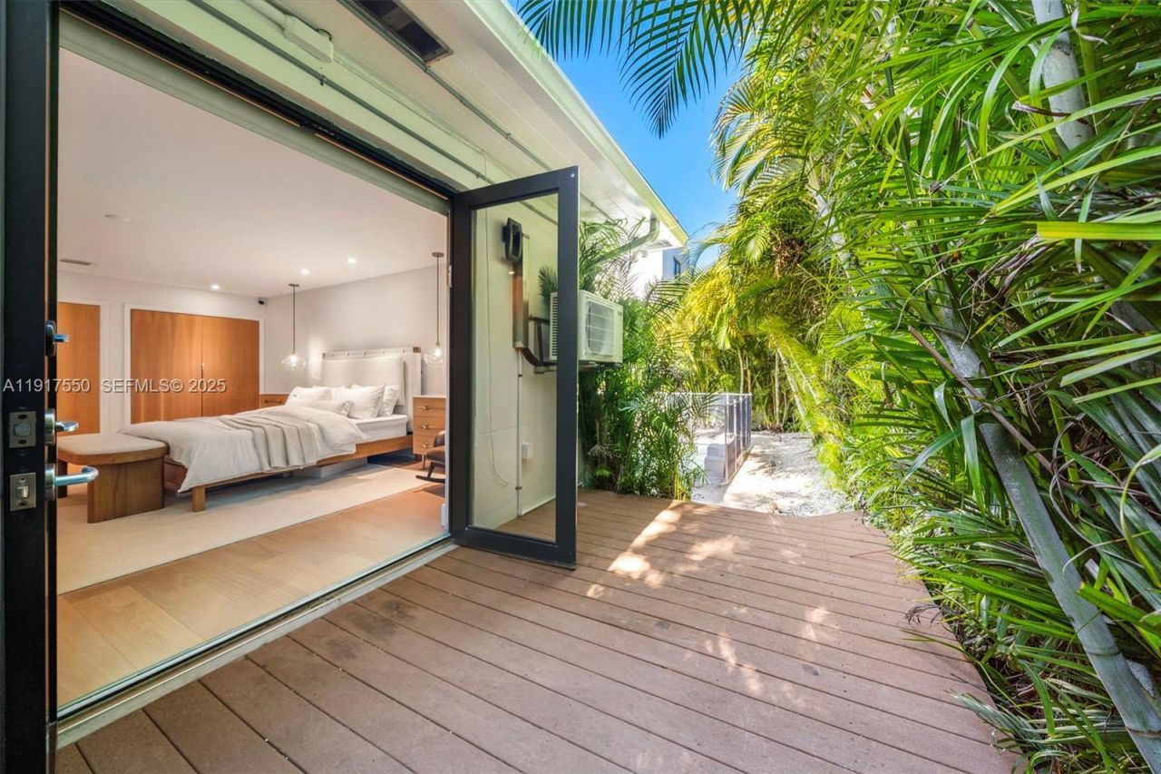 4485 N Jefferson Ave, Miami Beach, FL 33140 Photo