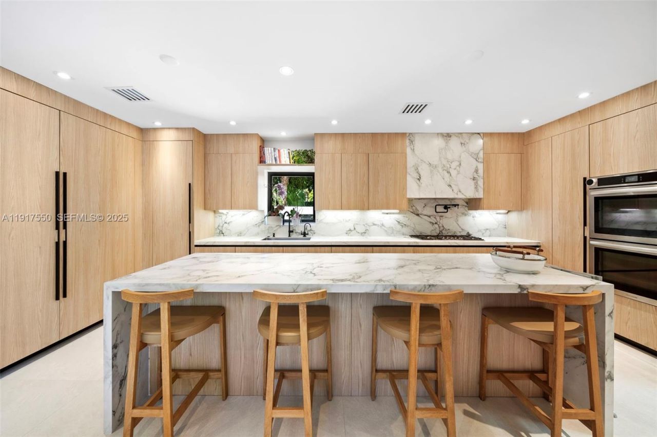 4485 N Jefferson Ave, Miami Beach, FL 33140 Photo