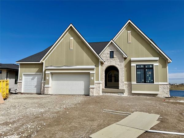 17815 Goodman Drive, Urbandale, IA 50323