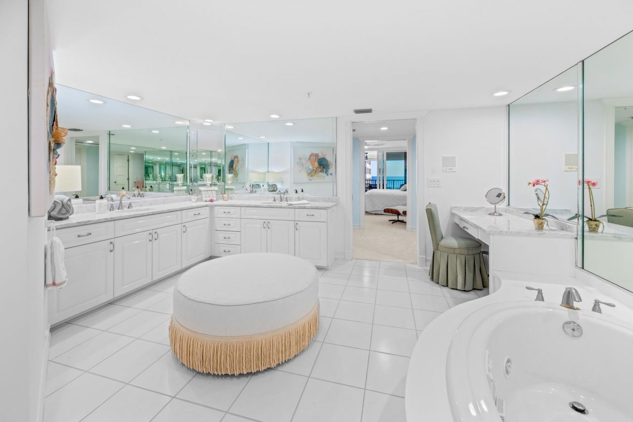 3131 West Gulf Drive, Unit 303, Sanibel, FL 33957 Photo