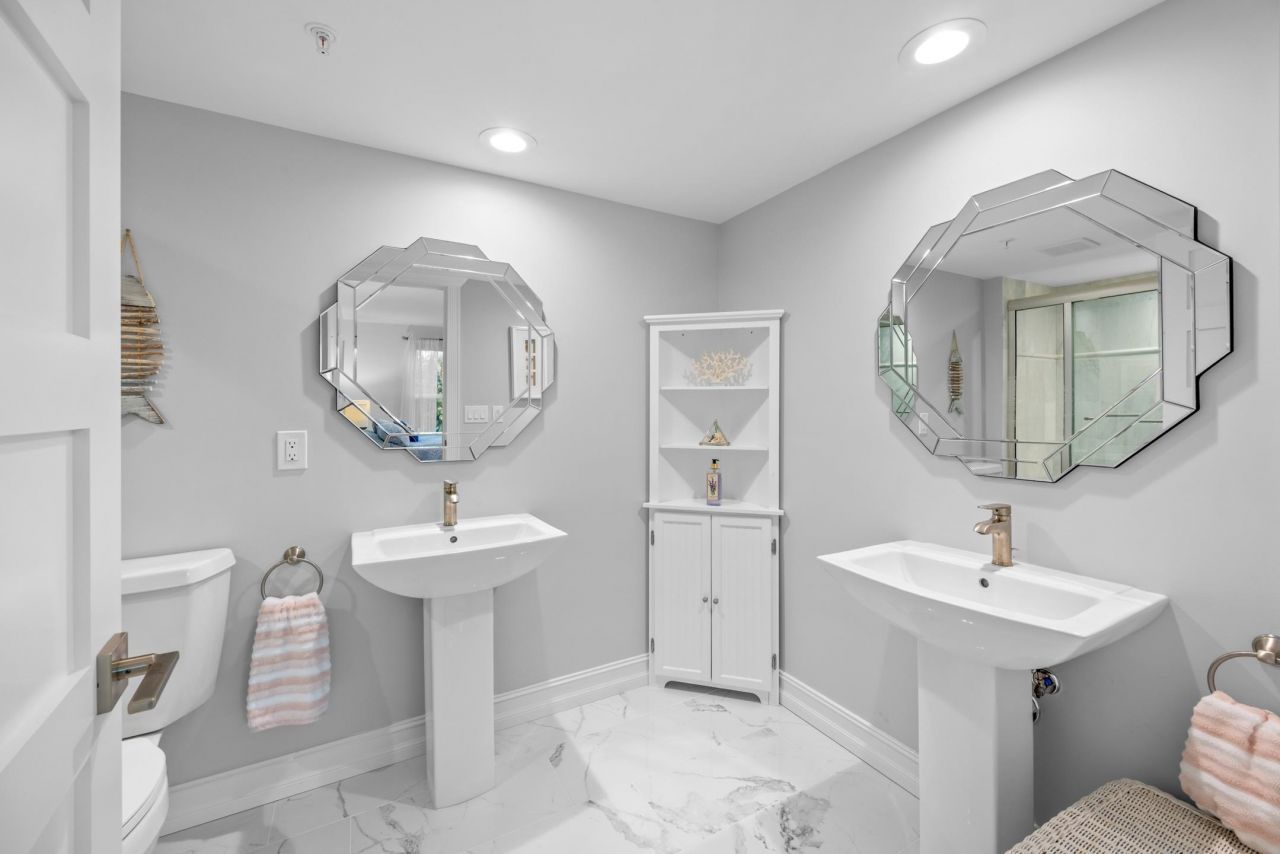 3131 West Gulf Drive, Unit 303, Sanibel, FL 33957 Photo