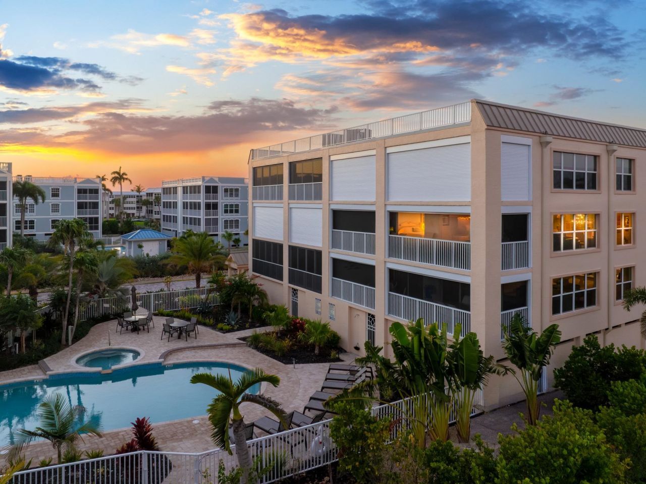 3131 West Gulf Drive, Unit 303, Sanibel, FL 33957 Photo