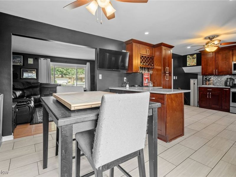 13467 Belfair Drive, Middleburg Heights, OH 44130 Photo 11