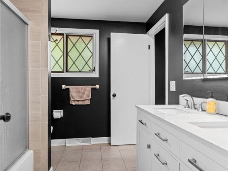 13467 Belfair Drive, Middleburg Heights, OH 44130 Photo 17