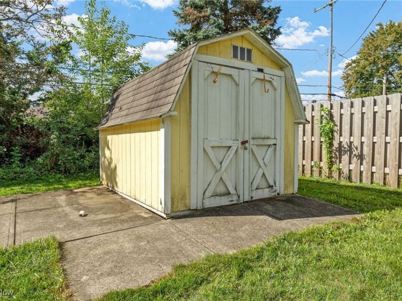 13467 Belfair Drive, Middleburg Heights, OH 44130 Photo 27