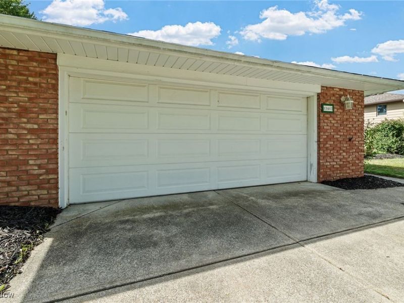 13467 Belfair Drive, Middleburg Heights, OH 44130 Photo 4