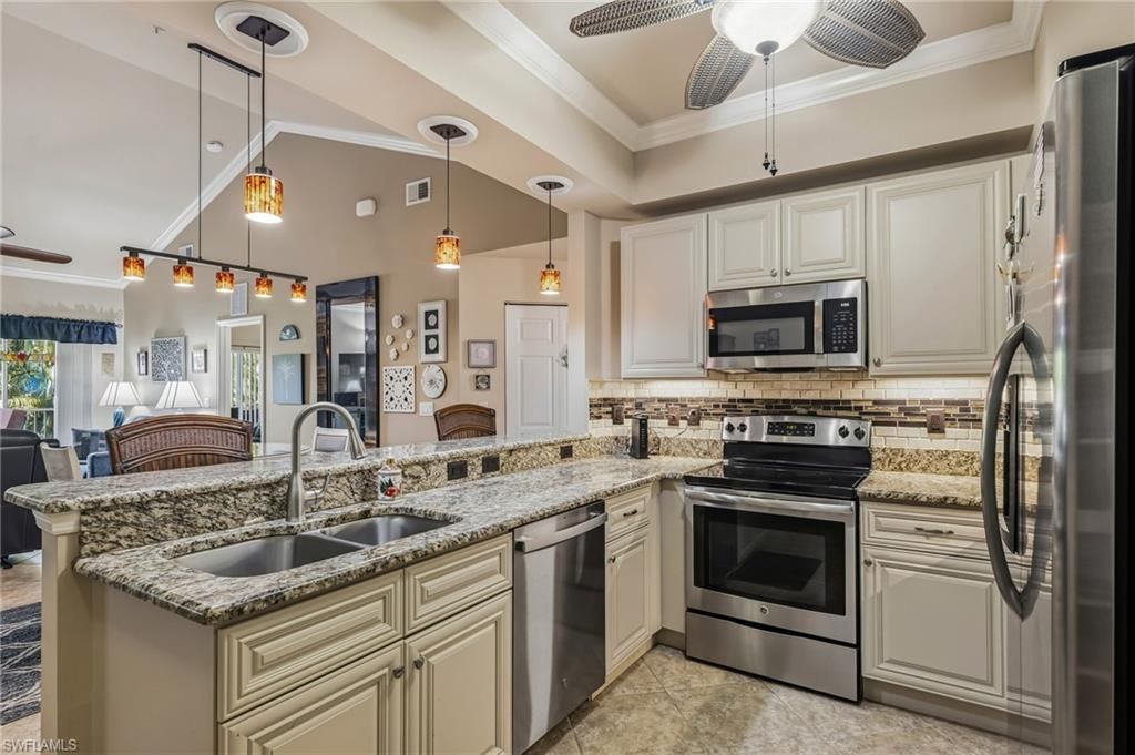 1076 Winding Pines Cir, Unit 206, Cape Coral, FL 33909 Photo