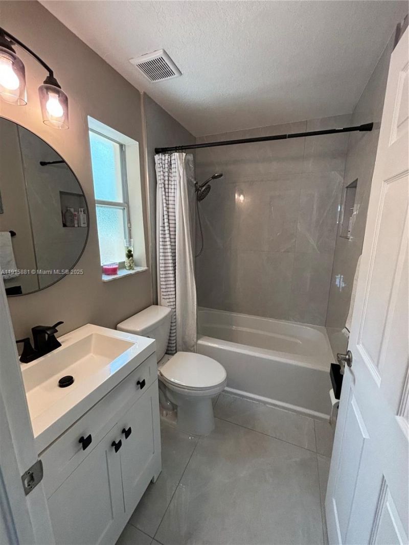 8451 NW 138th St, Unit 2301, Miami Lakes, FL 33016 Photo