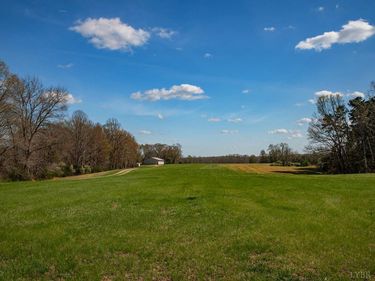 273 Airsports Dr, Amherst, VA 24521