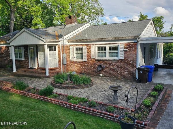 105 Pomona Rd, Oak Ridge, TN 37830