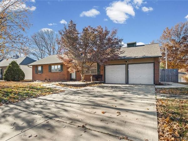 5248 N Flora Avenue, Kansas City, MO 64118