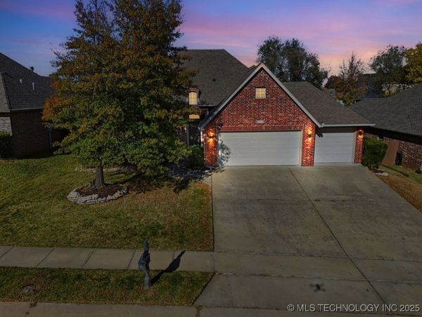 2712 W Natchez Street, Broken Arrow, OK 74011