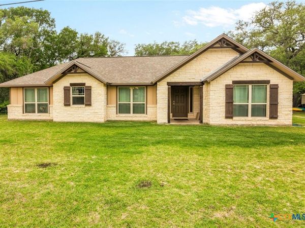 260 Oak Hollow Street, Palacios, TX 77465