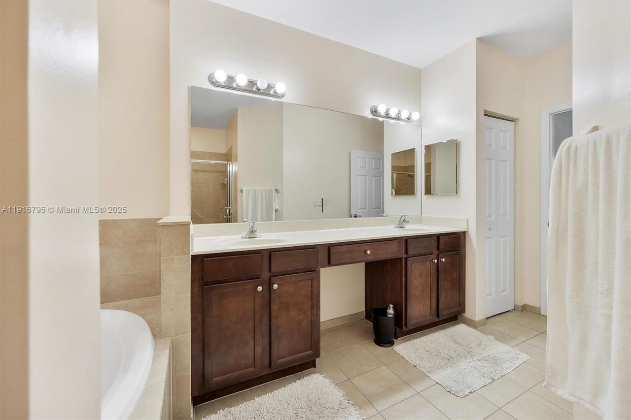 9115 SW 227th Ter, Cutler Bay, FL 33190 Photo