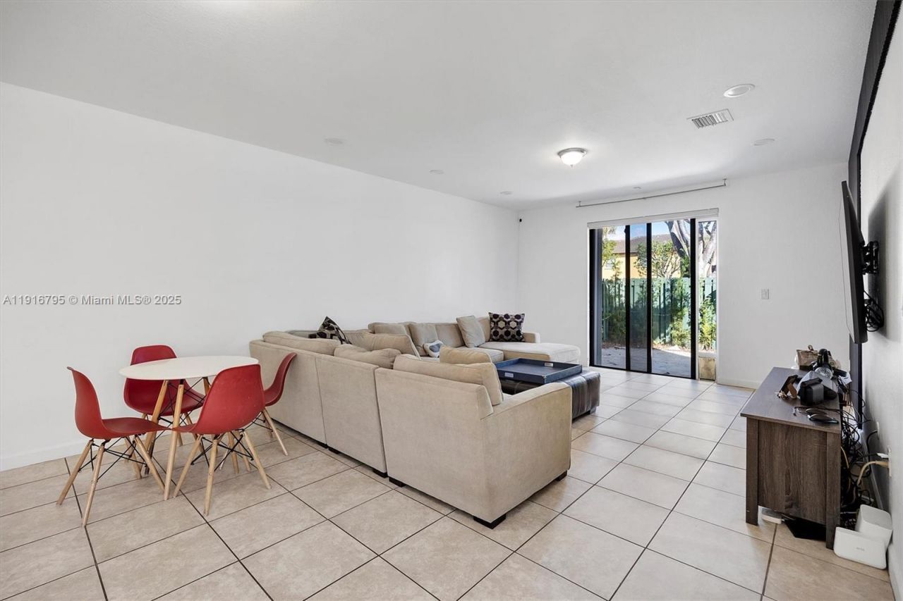 9115 SW 227th Ter, Cutler Bay, FL 33190 Photo